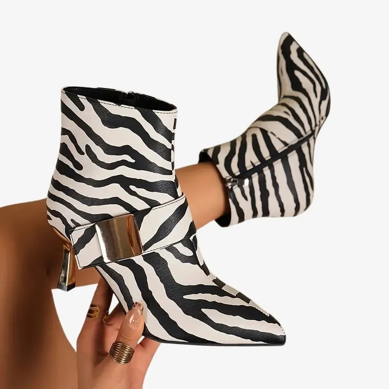 Bottines Zébrées à Talon – Élégance et Audace