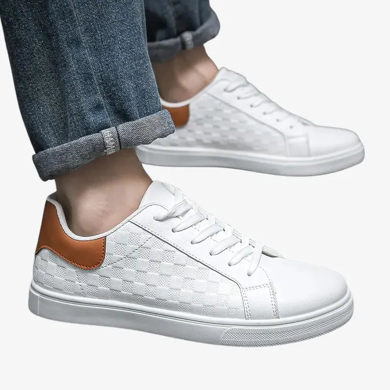 Baskets Blanches Élégantes avec Détails en Cuir